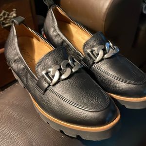 Vionic Women's black Charm Cynthia Lug Sole Slip On sz 6